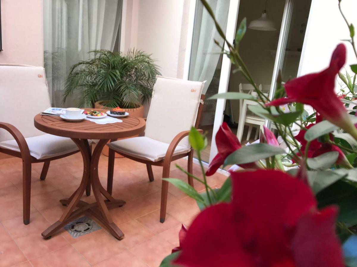 La Vela Blanca Apartment Roses Exterior photo